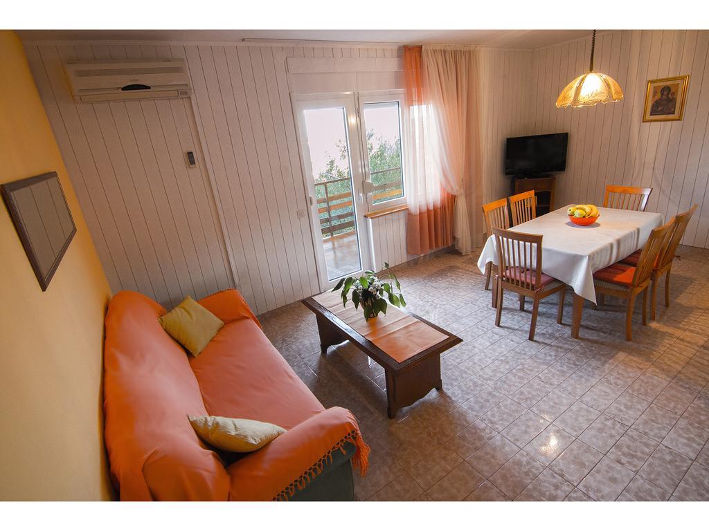 Apartment Miranda Slatine Quarto foto